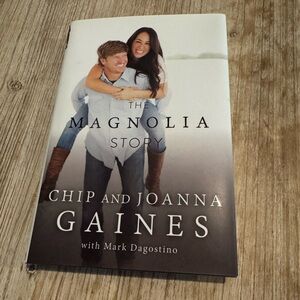 Magnolia Story by Chip and Joanna Gaines - Black and White Cover